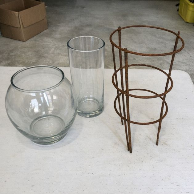 She Used an Old Tomato Cage… Now Everyone Wants This