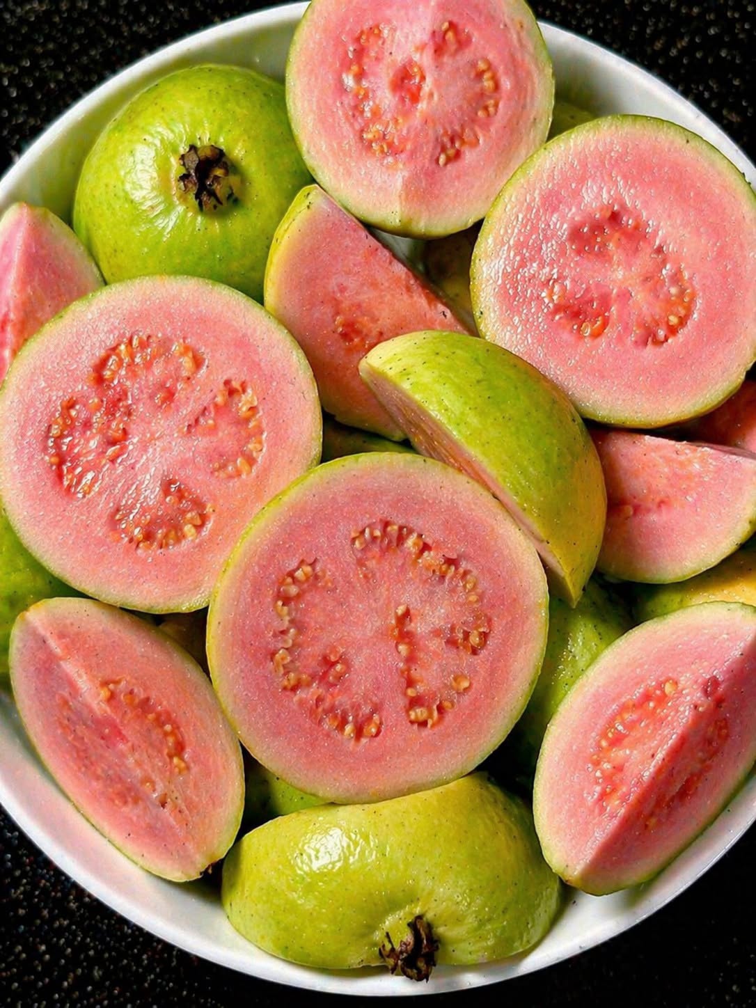 The Impressive Health Benefits of Guava Fruit and Leaves & How to Eat Guava (Evidence-Based)